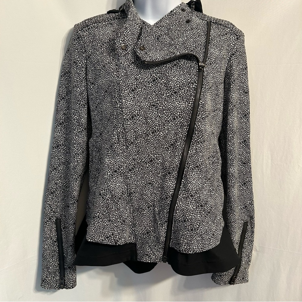 Lululemon Bust a Move Jacket, Plush Petal Black Ghost Size 6